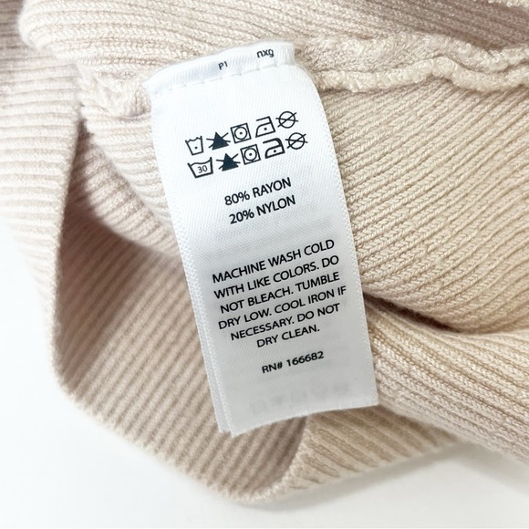 House of Harlow Ribbed Criss Cross Halter Top - Picture 5 of 5